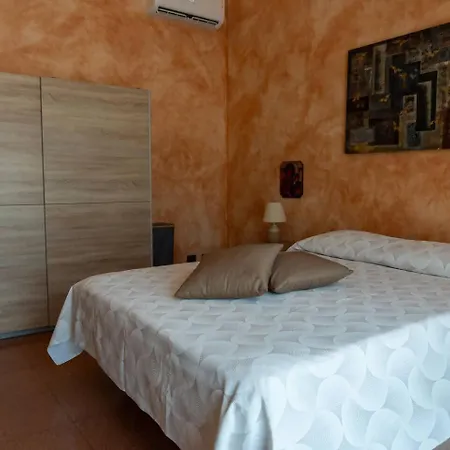 Casa Alma - Al Centro Di Con Spazio Esterno Ferienhaus