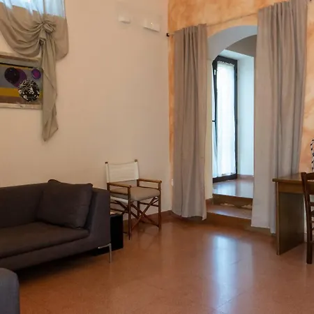 Casa Alma - Al Centro Di Con Spazio Esterno Ferienhaus